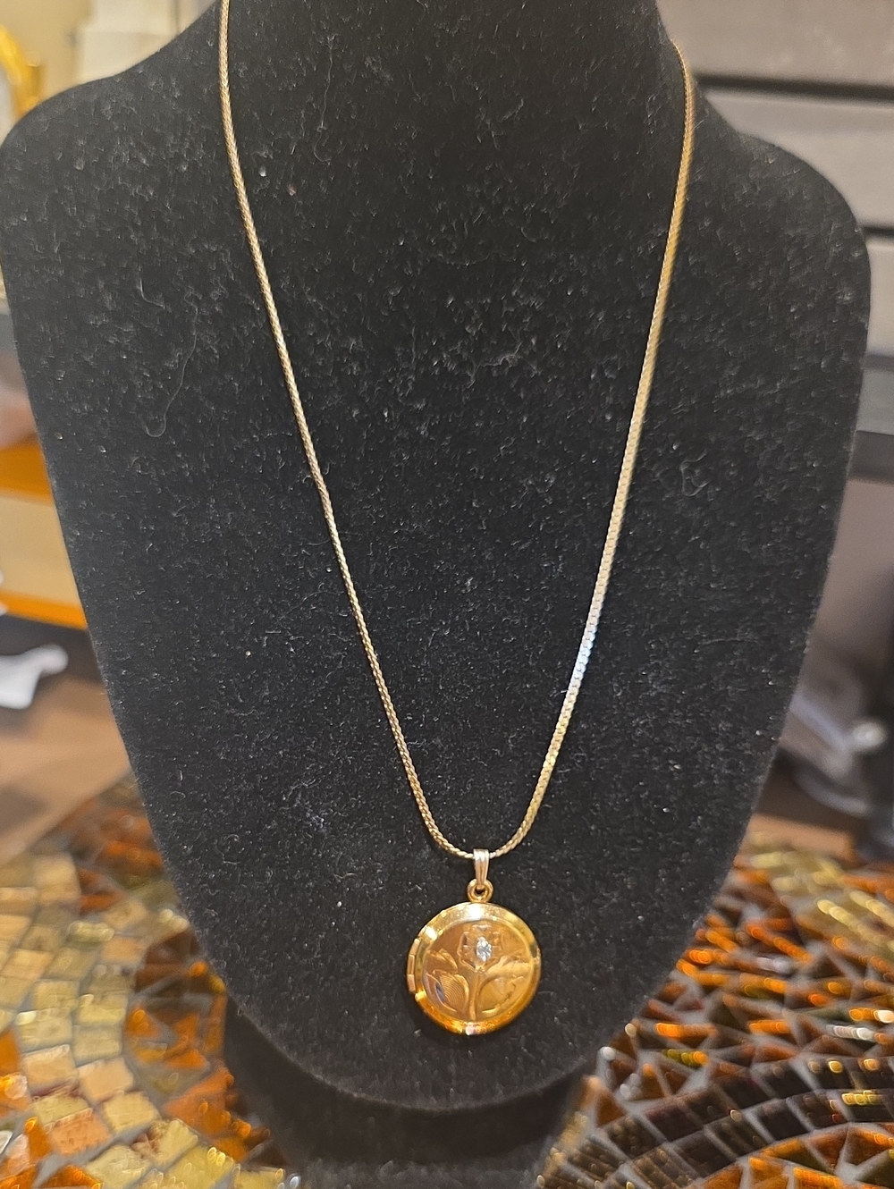 Vintage Gold Floral Round Pendant Necklace